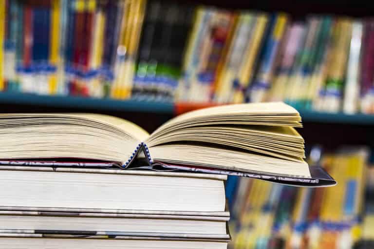Standing desks: why libraries are moving towards ergonomic solutions